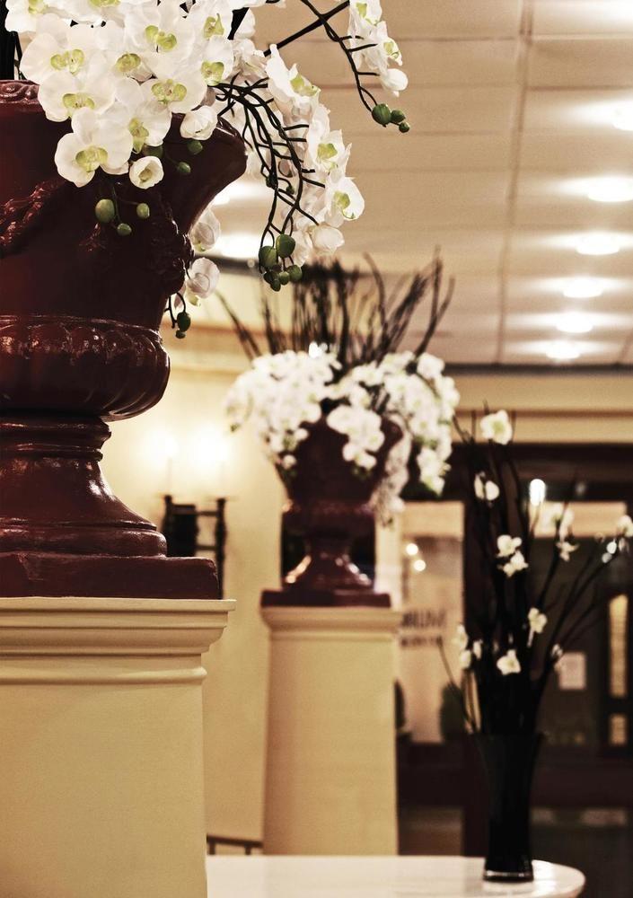 Copthorne Effingham Gatwick Hotel Interior photo