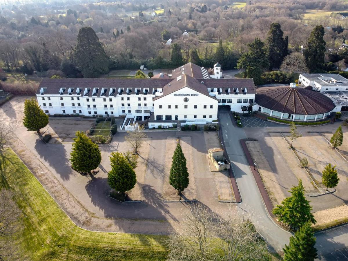 Copthorne Effingham Gatwick Hotel Exterior photo