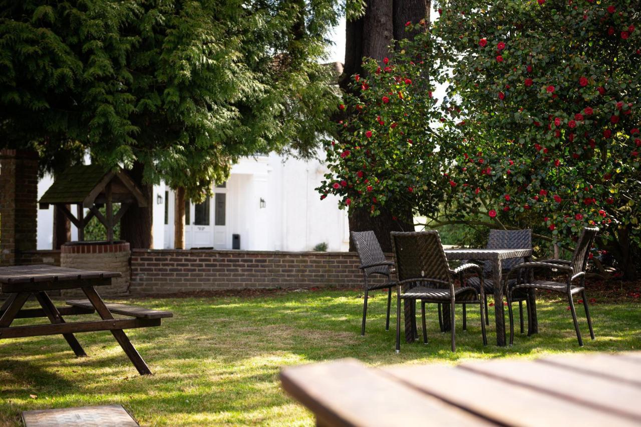 Copthorne Effingham Gatwick Hotel Exterior photo