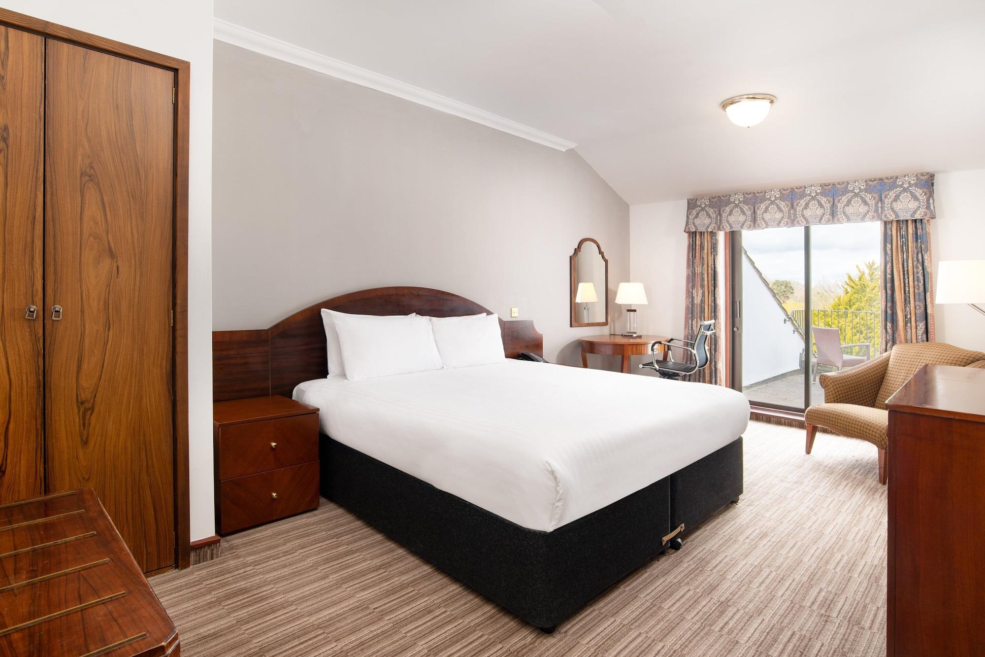 Copthorne Effingham Gatwick Hotel Exterior photo