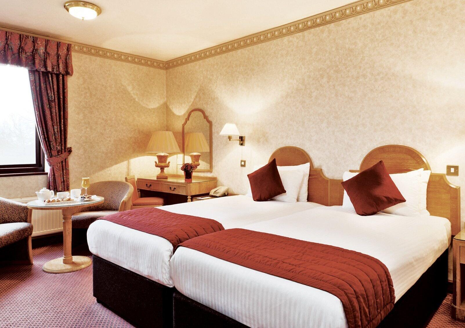 Copthorne Effingham Gatwick Hotel Exterior photo