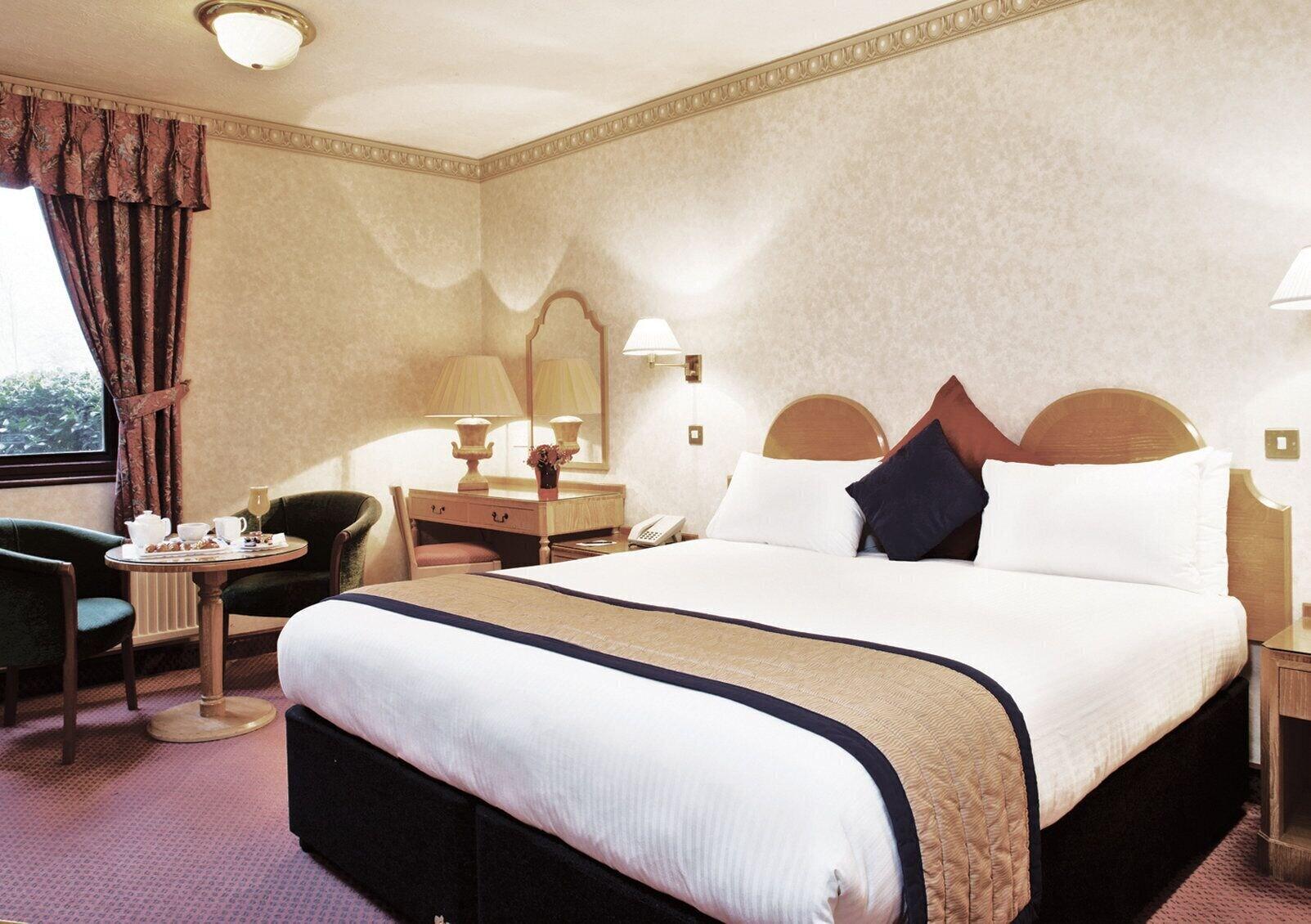 Copthorne Effingham Gatwick Hotel Room photo