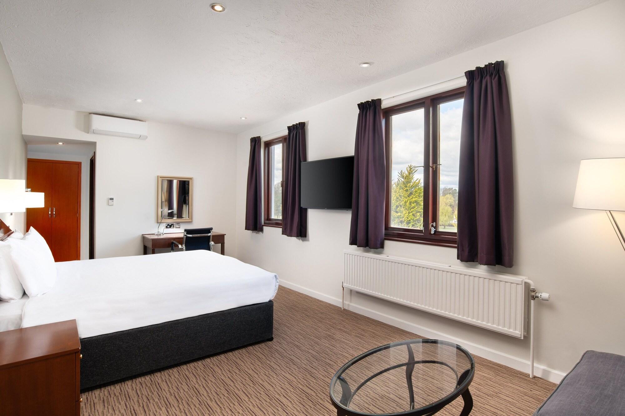Copthorne Effingham Gatwick Hotel Exterior photo