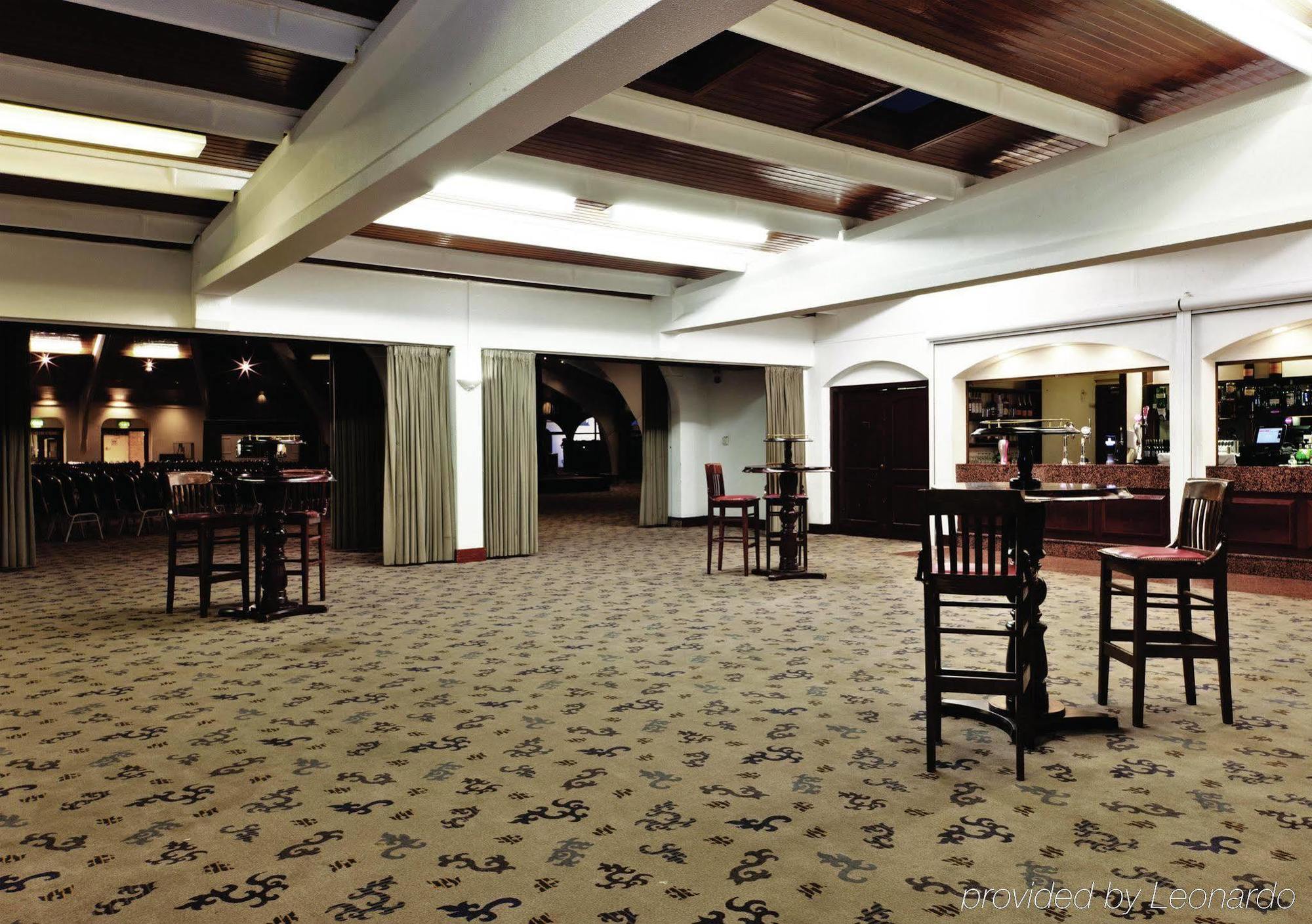 Copthorne Effingham Gatwick Hotel Interior photo