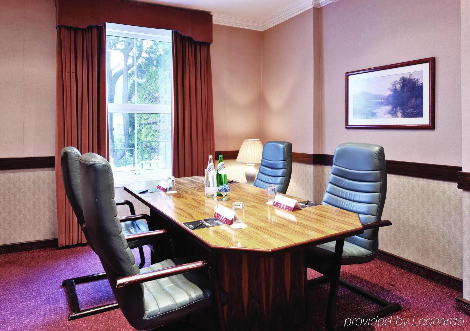 Copthorne Effingham Gatwick Hotel Business photo
